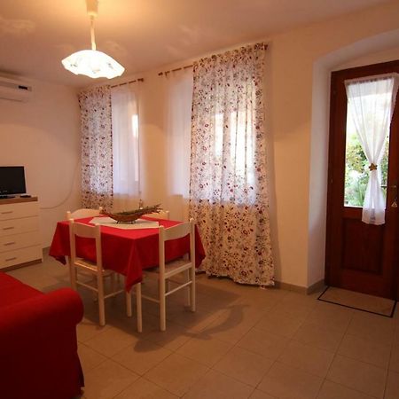 App With A Lovely Patio Mali Lošinj Exterior foto