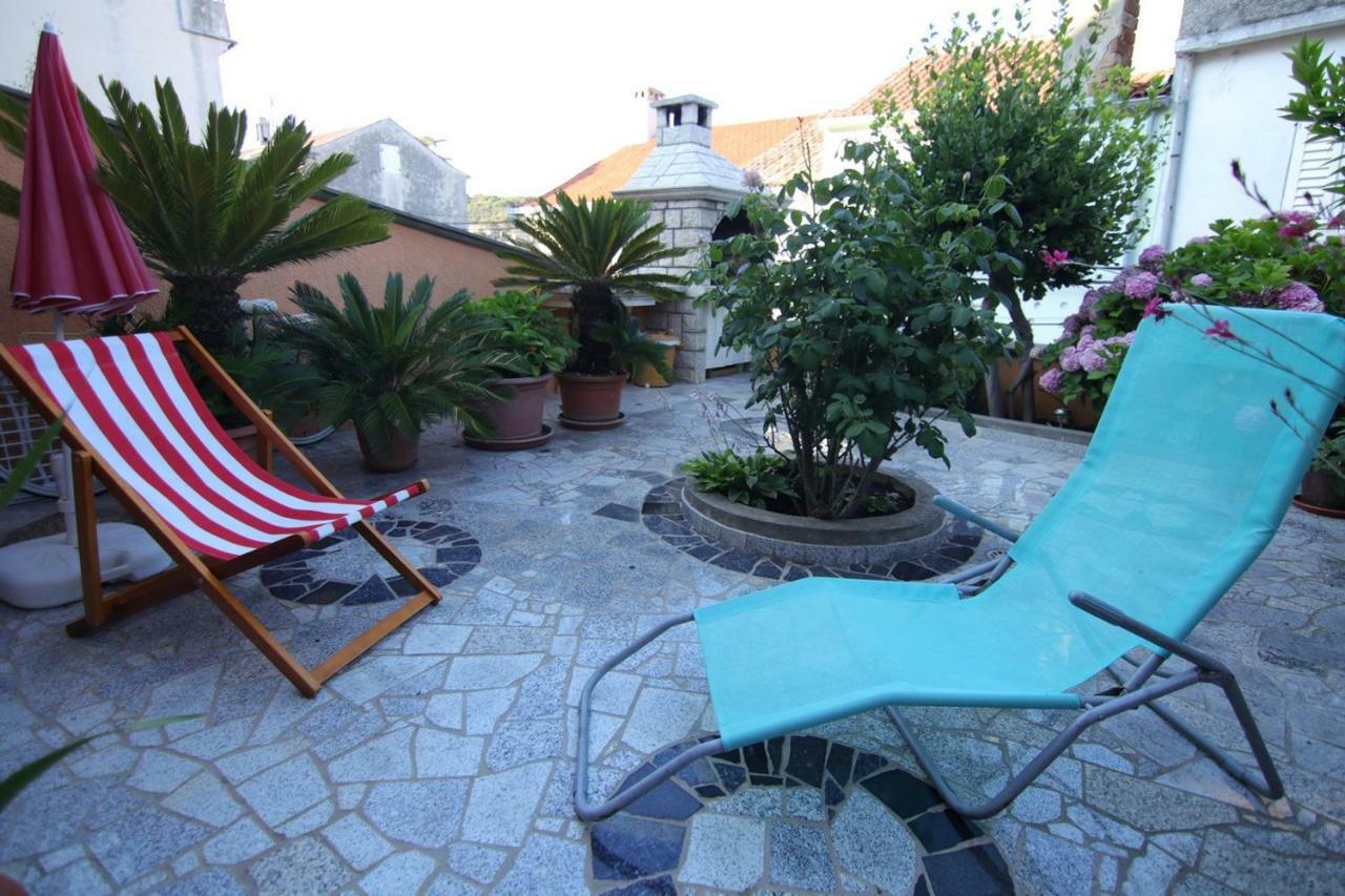 App With A Lovely Patio Mali Lošinj Exterior foto