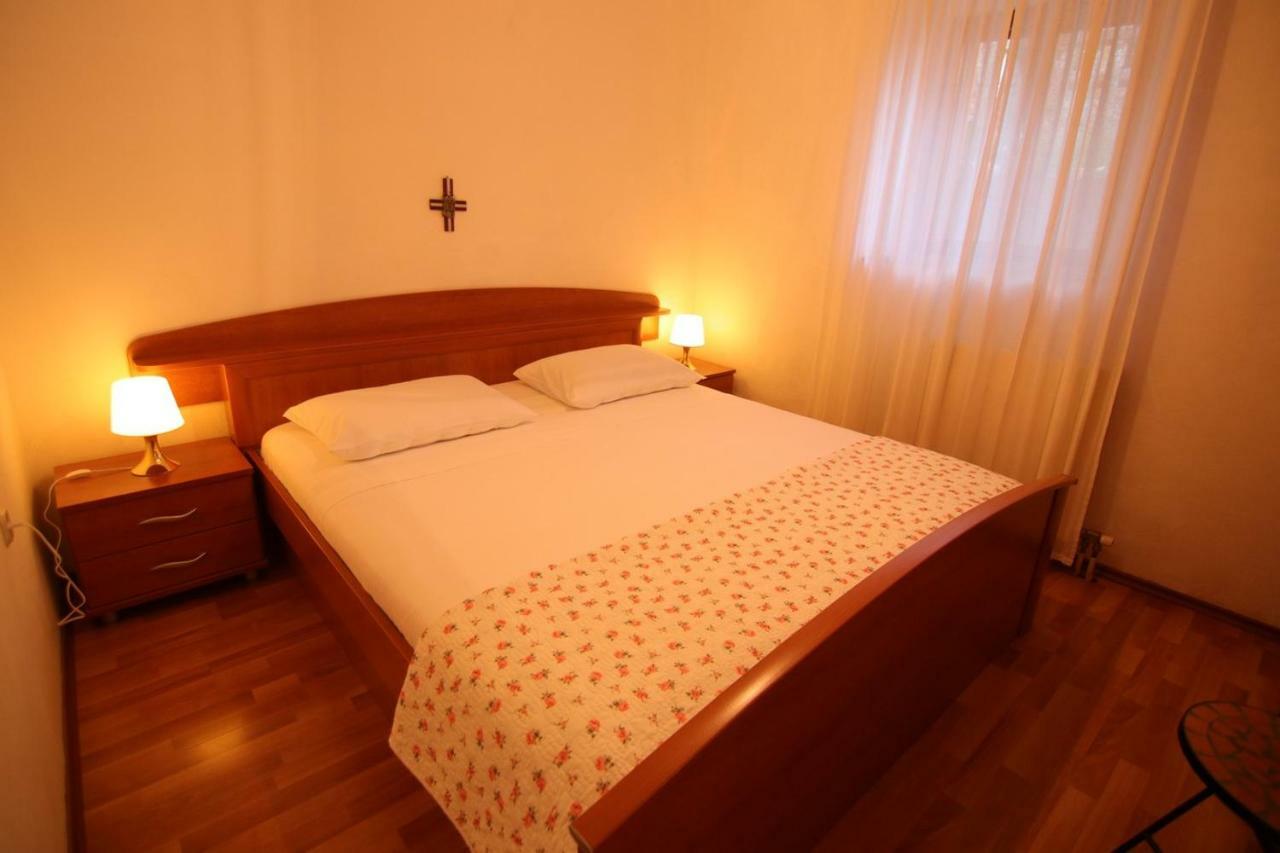 App With A Lovely Patio Mali Lošinj Exterior foto