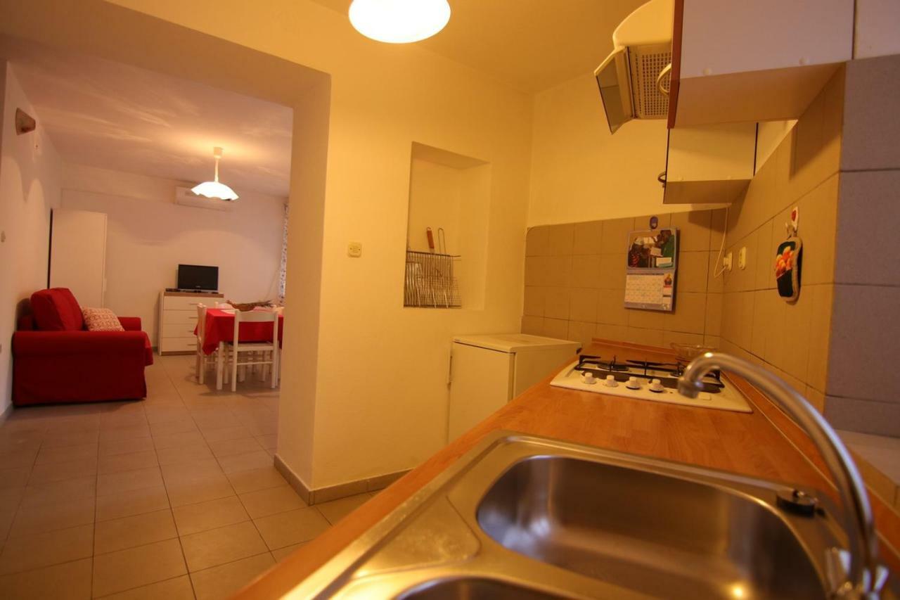 App With A Lovely Patio Mali Lošinj Exterior foto