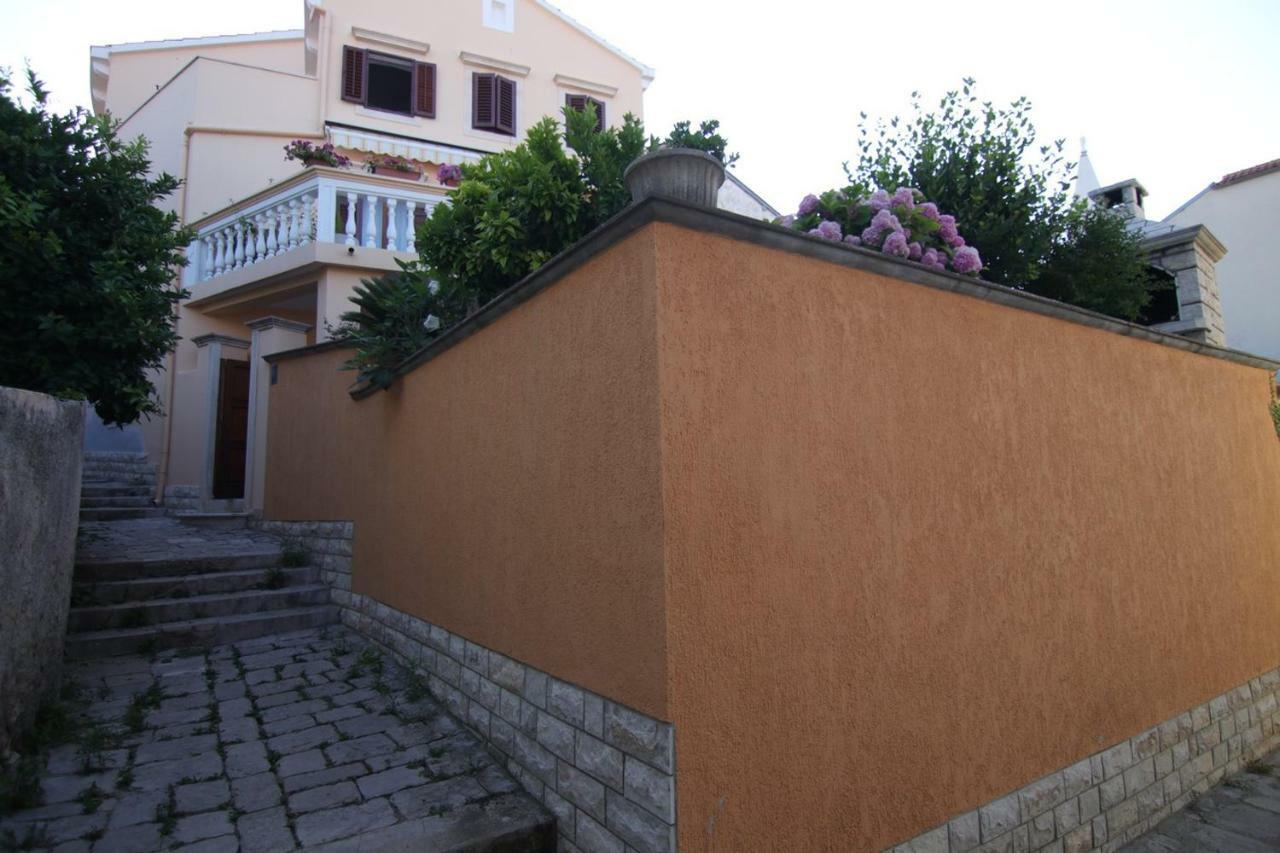 App With A Lovely Patio Mali Lošinj Exterior foto