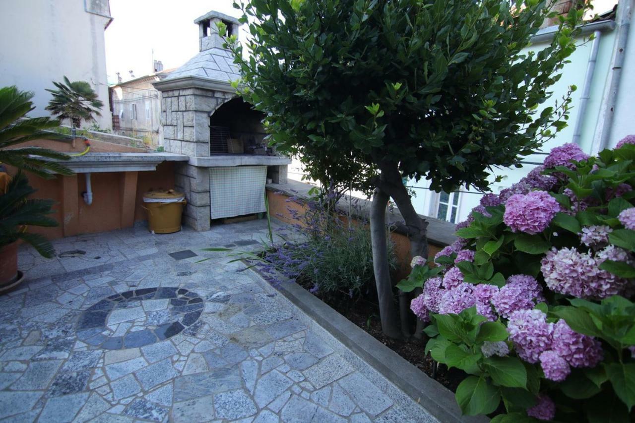 App With A Lovely Patio Mali Lošinj Exterior foto