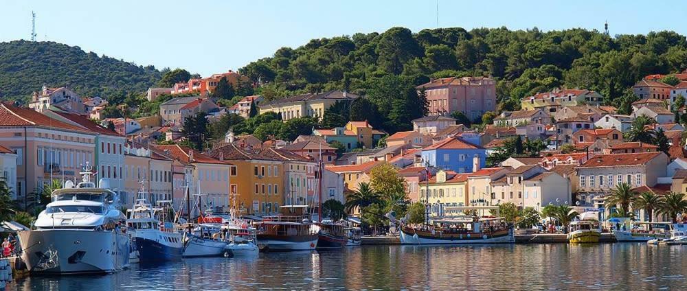 App With A Lovely Patio Mali Lošinj Exterior foto